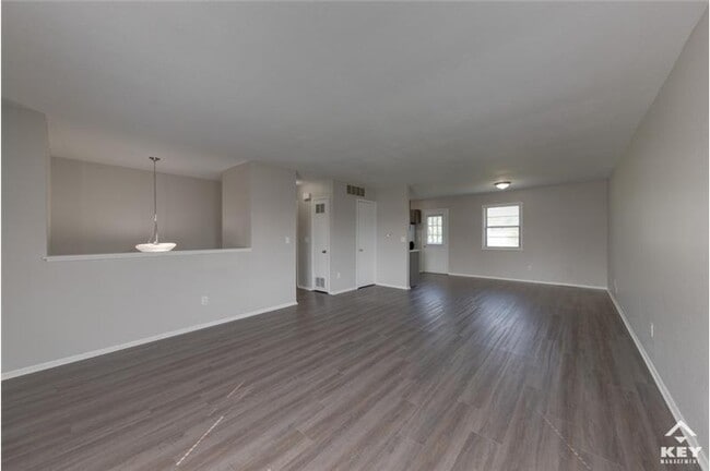 Building Photo - 3031 S Brandywine Rd