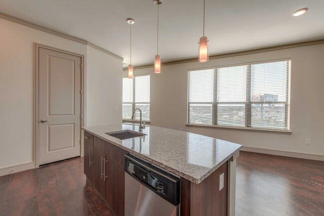 Building Photo - Experience the Art of Fine Apartment Living!