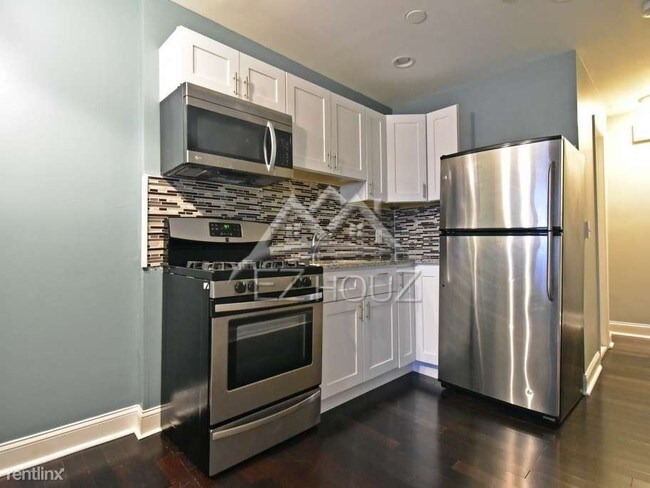Building Photo - 1 br, 1 bath Apartment - 139 E North,301