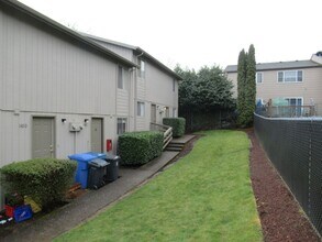 Building Photo - 1486 Salishan St SE