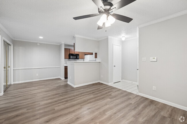 2BR, 1BA - 923SF - Living Room/Dining Room - Savannah Place