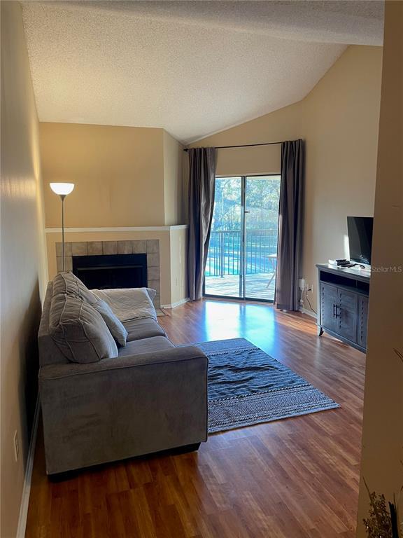 Foto del edificio - 8756 Mallard Reserve Dr
