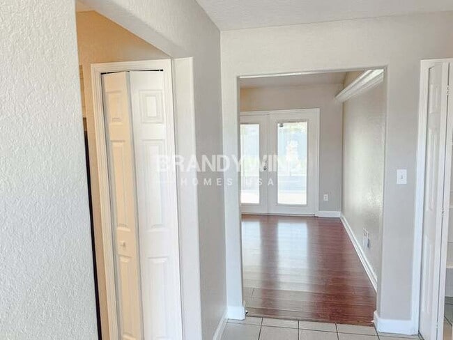 Building Photo - 220 Bonnie Glen Ln