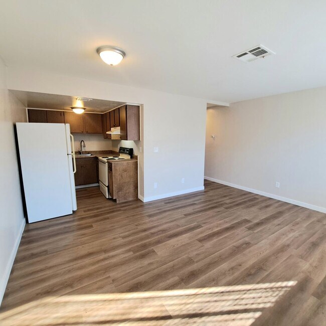 Foto del edificio - 4708 Thunderbolt Ave