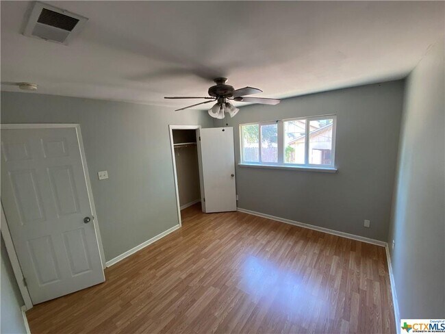 Building Photo - 3708 Holbert Dr