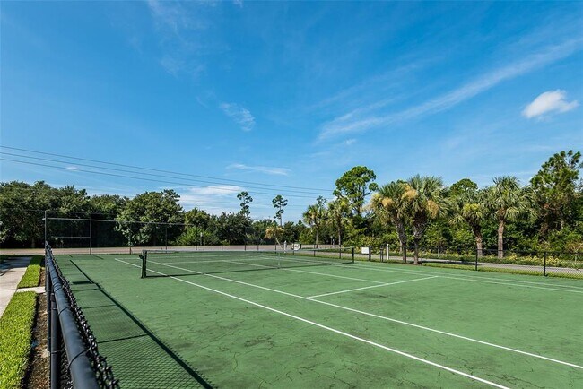 Foto del edificio - 25050 Sandhill Blvd