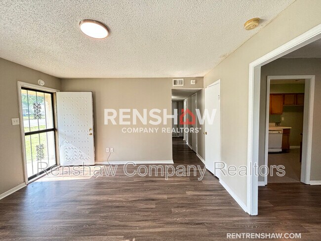 Building Photo - 3681 Kerwin Dr