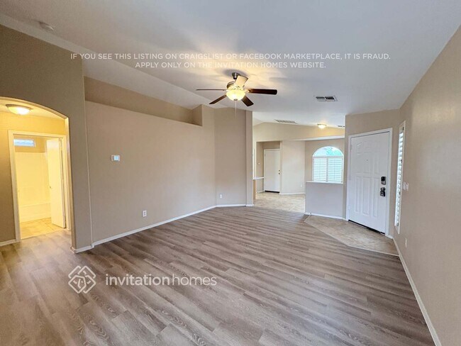 Foto del edificio - 6551 E Auburn St