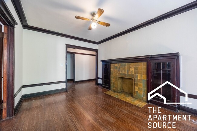 Photo - 2426 N Sawyer Ave Apartment
