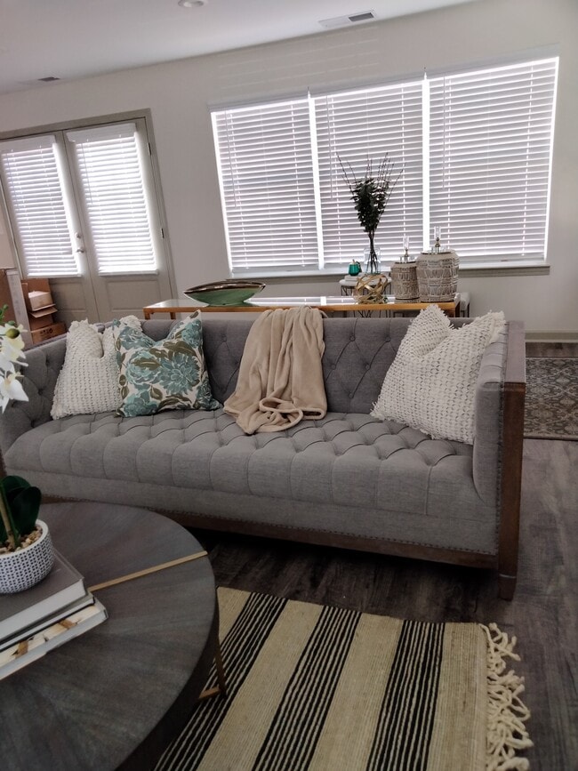 Building Photo - Arbours at Victoria Place