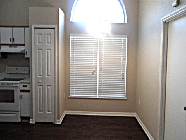 Building Photo - 555 Whiskey Creek Ct