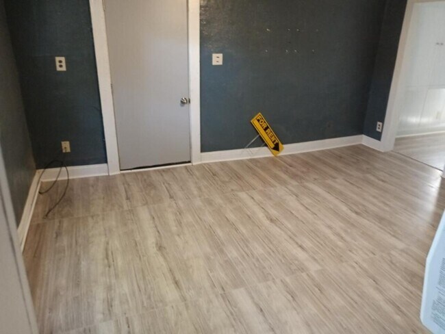 Building Photo - 1509 SW I 1/2