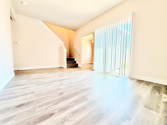 Foto del edificio - 5832-5830 Glen Echo Ave