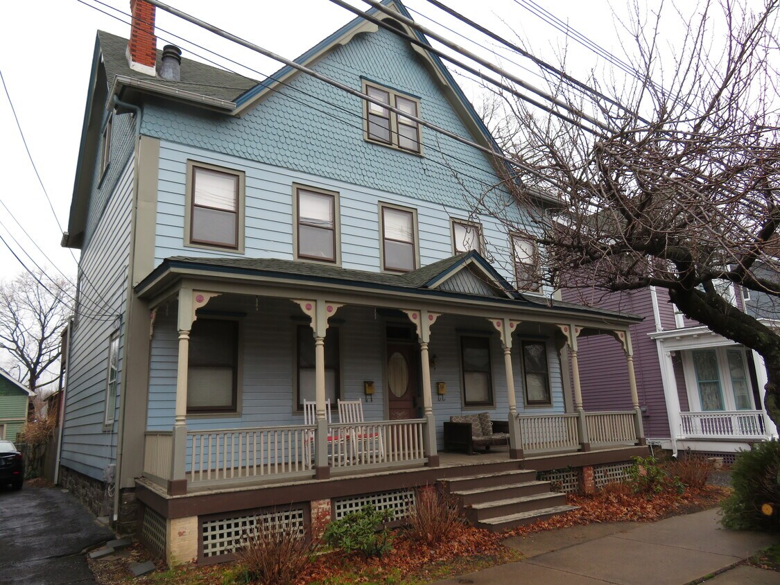 212 S Main St Unit 2nd Floor, Hightstown, NJ 08520 Apartments in