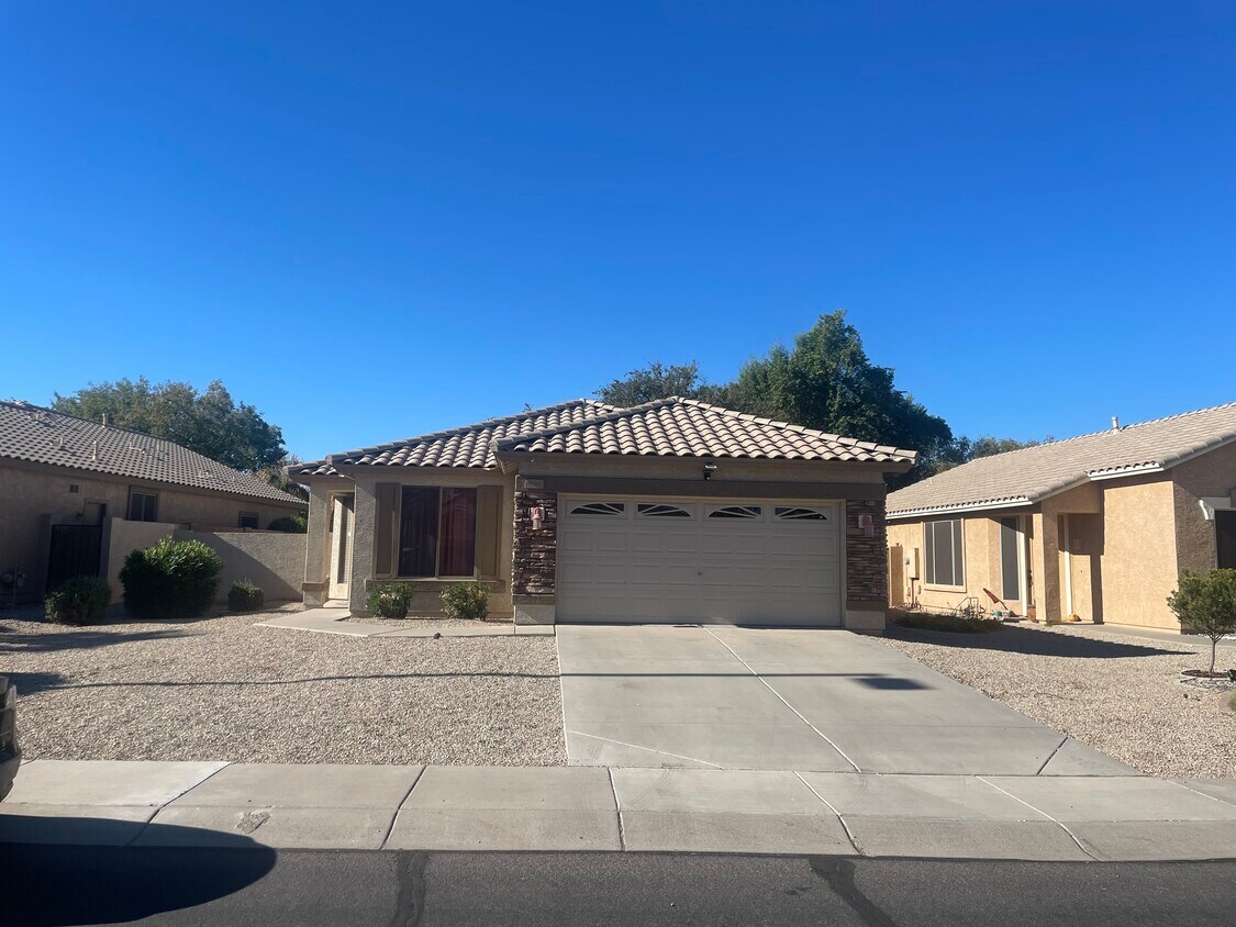 Primary Photo - 906 S Roca St
