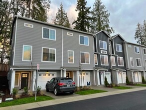 Building Photo - 2016 101st Ave SE