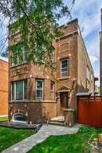 Building Photo - 4249 N Francisco Ave