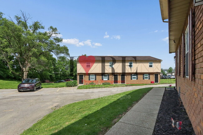 Building Photo - 2608 Christine Blvd