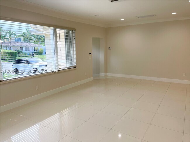 Foto del edificio - 4555 Jefferson Ave