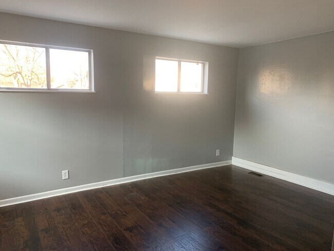 Foto del edificio - 2200 E 5th St