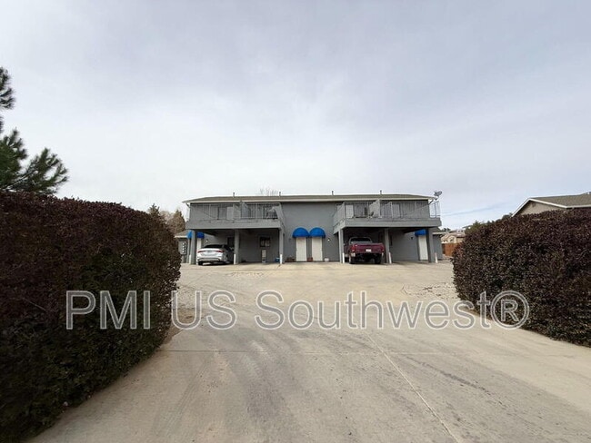 Building Photo - 9560 E Lakeshore Dr