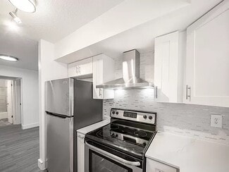 Building Photo - 4110 SW 24th Ct