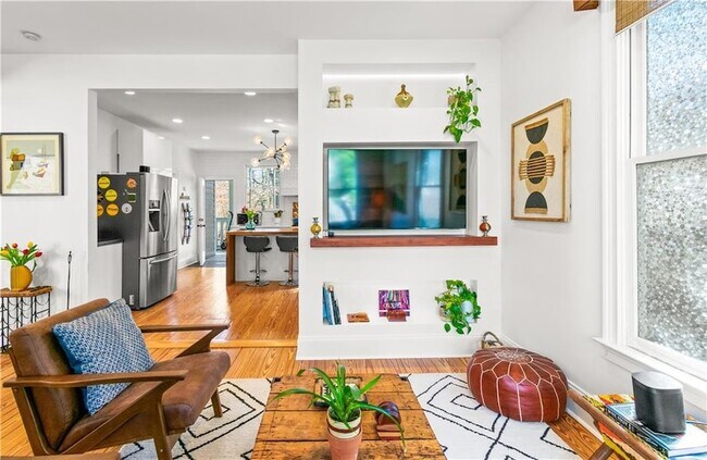 Foto del edificio - 565 Harold Ave NE