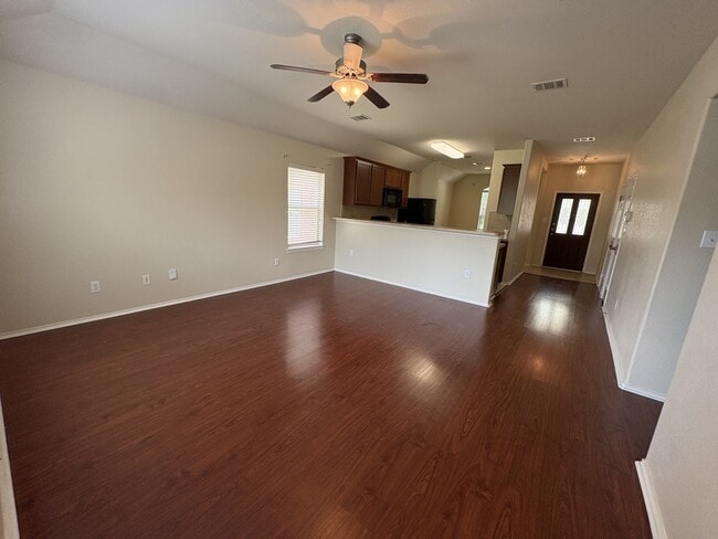 Building Photo - 564 Travertine Trail