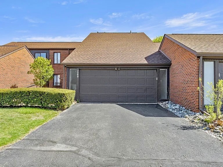 Foto principal - 3069 Lindenwood Dr