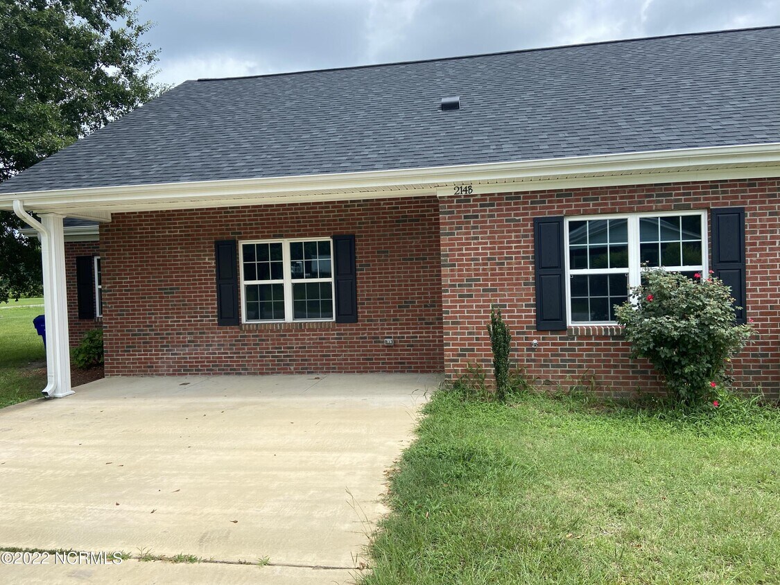 214 Grantham St, Clinton, NC 28328 Townhome Rentals in Clinton NC