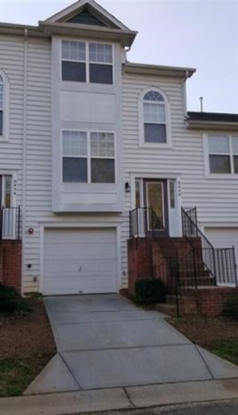 Primary Photo - Spacious 3 story townhome in a gated commu...