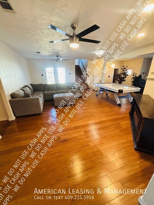 Foto del edificio - 1385 Howell St