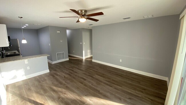 Foto del edificio - 3 Bedroom, 2 Bath Duplex in Poinciana - Pr...