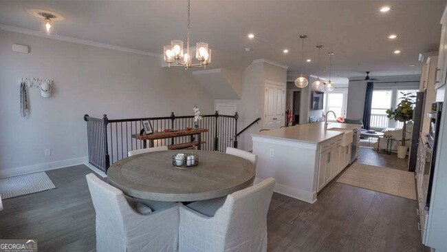 Foto del edificio - 2155 Burnside Dr NW