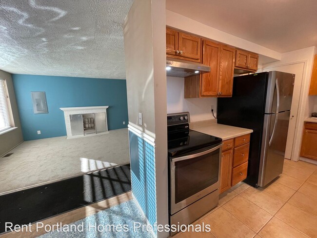 Building Photo - 3 br, 1 bath House - 10735 SE Holgate Blvd