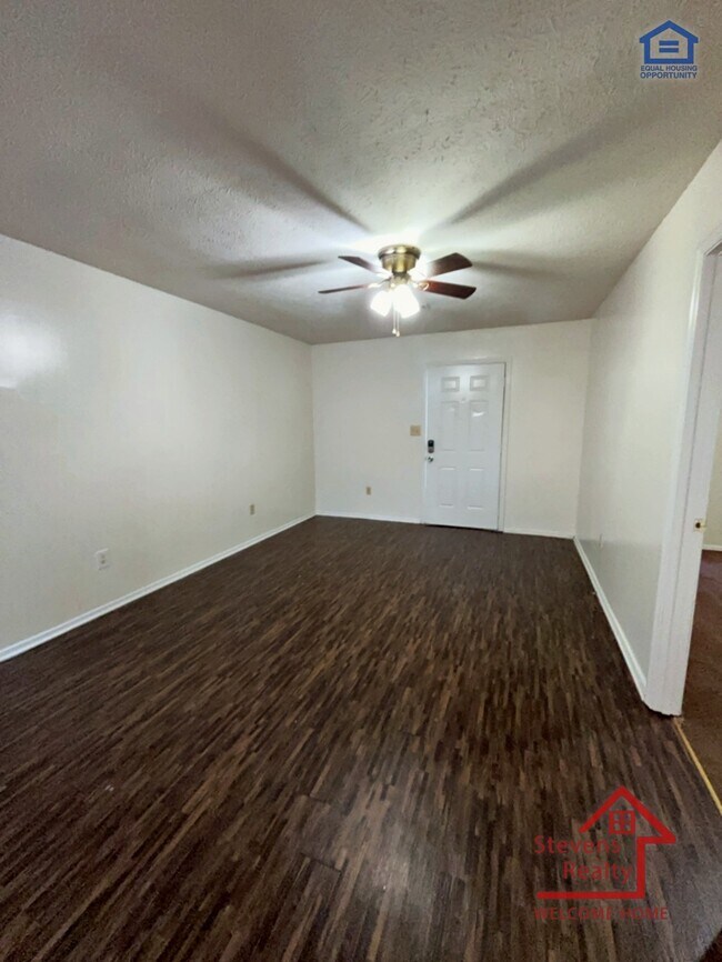 Foto del edificio - 62 Bybee Woods Dr