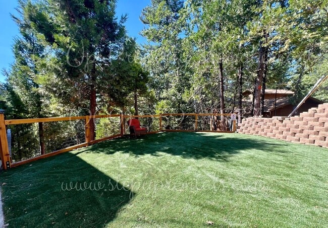 Building Photo - Cedar Ridge 3BR/3BA – Modern Luxury in a F...