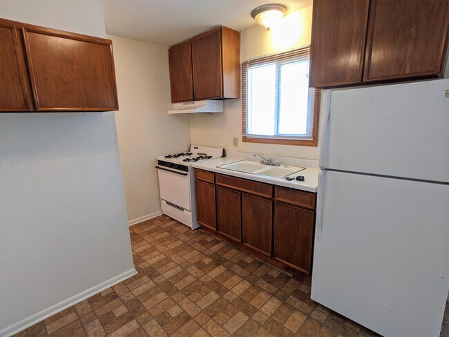 Building Photo - 914 Luther Pl