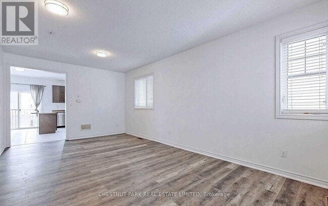 Building Photo - 808 O'Reilly Crescent