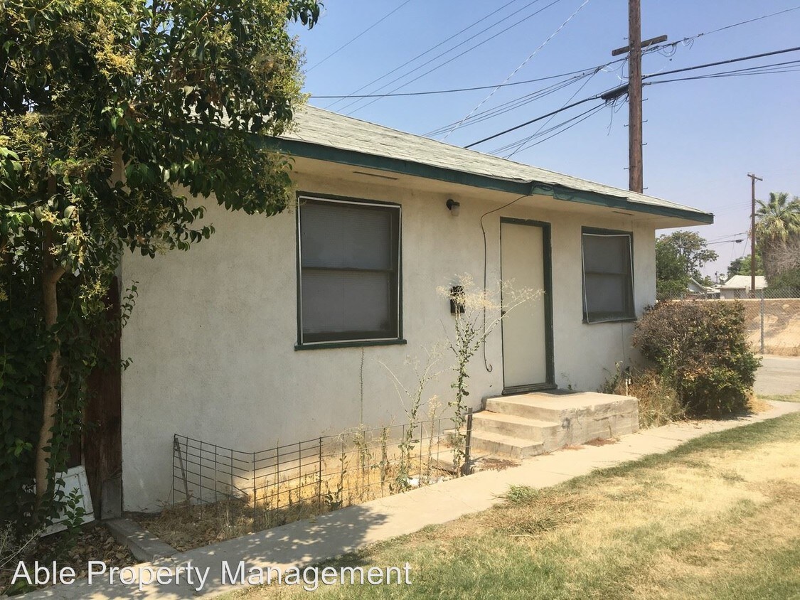 310 Warren Ave, Bakersfield, CA 93308 Apartment for Rent in