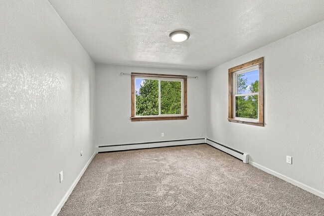Building Photo - 9165 Jill Dr