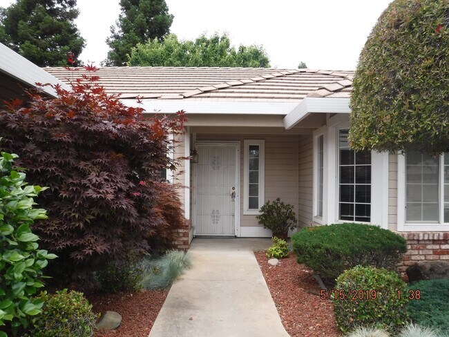 Foto del edificio - 1335 Meadowlark Way