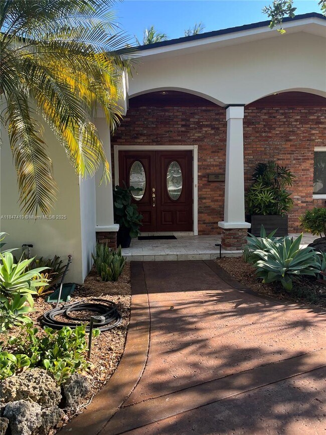Foto del edificio - 8220 SW 162nd St