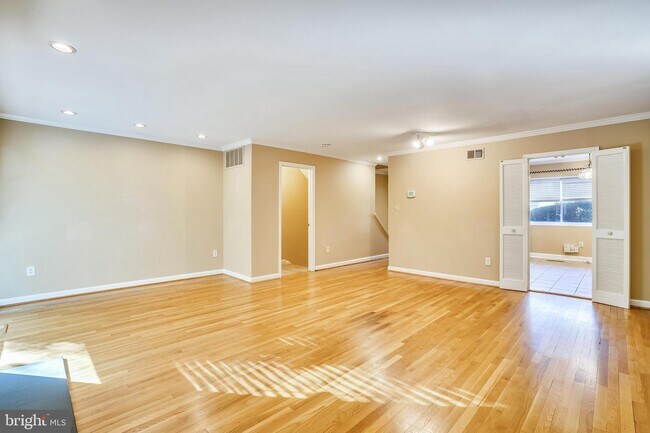 Building Photo - 1220 Gemini Dr