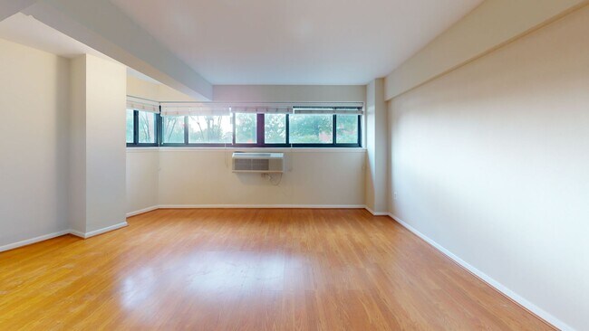 Foto del edificio - 3601 Wisconsin Ave NW