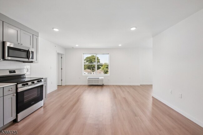 Foto del edificio - 369 18th Ave