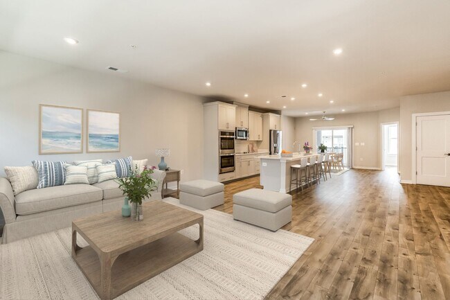 Foto del edificio - Luxury 3BR/2.5BA Condo w/ Balcony and Rooftop Terrace & Garage – Walk to One Loudoun