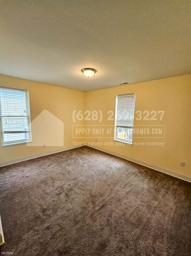 Foto del edificio - 2 br, 3 bath House - 389 W 4th Ave -