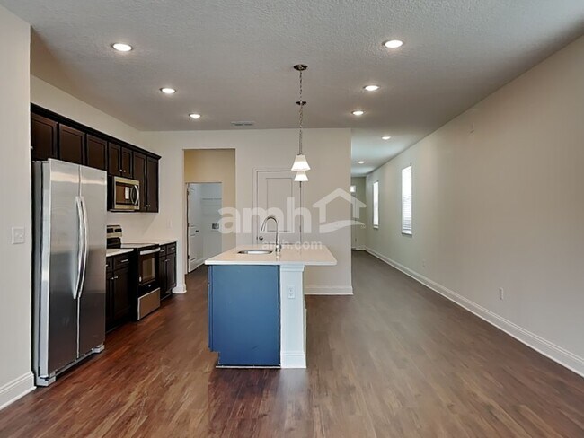 Building Photo - 146 Elcano Ln