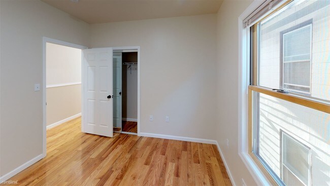 Building Photo - 195 Gates Ave